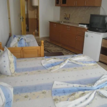 уют ゲストハウス