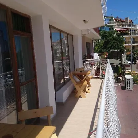 уют ゲストハウス