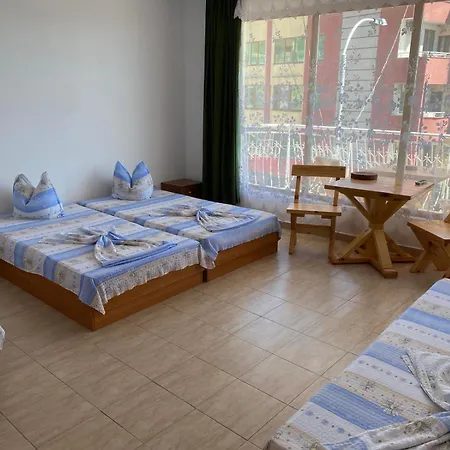 ゲストハウス уют 3*