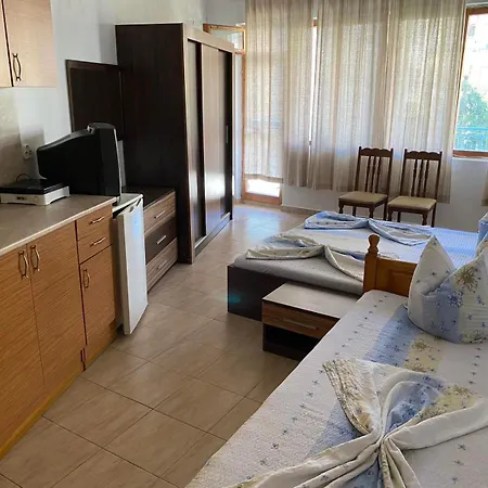 ゲストハウス уют 3*